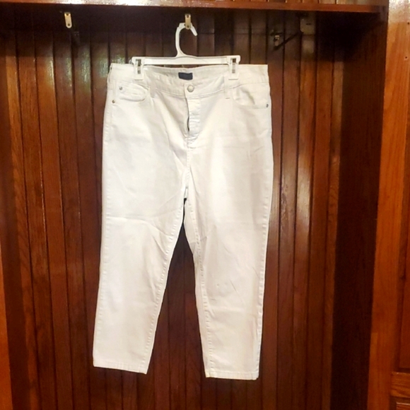 nyjd Pants - ❤️ NYJD White Cropped Jeans
